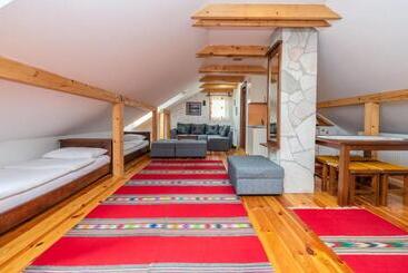 پانسیون Guesthouse Sandra