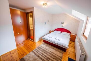 پانسیون Guesthouse Sandra