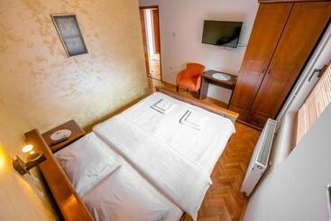 پانسیون Guesthouse Sandra