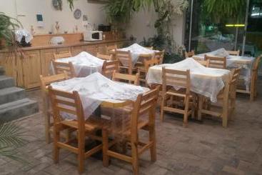 پانسیون Onze Rust Guest House And Caravanpark