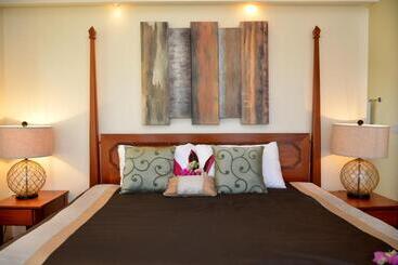 استراحتگاه The Villas At Cocoplum