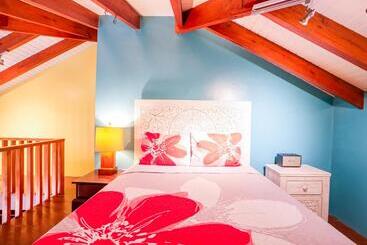 استراحتگاه The Villas At Cocoplum