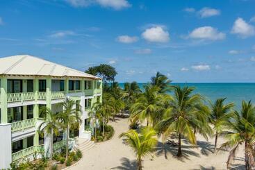 استراحتگاه The Villas At Cocoplum