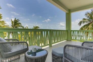 استراحتگاه The Villas At Cocoplum