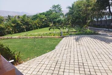 Savana Lake Resort