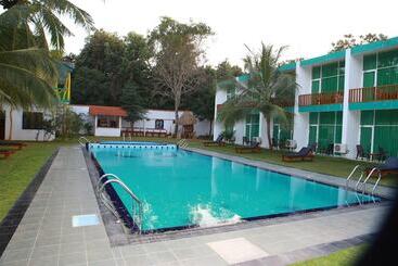 Acme Grand Hotel Habarana