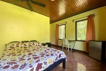 هتل La Purruja Lodge