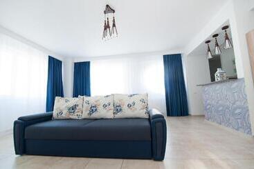 Mamaia Summerland Apartments