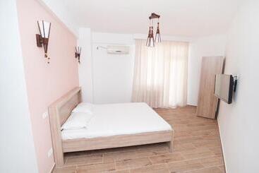 Mamaia Summerland Apartments