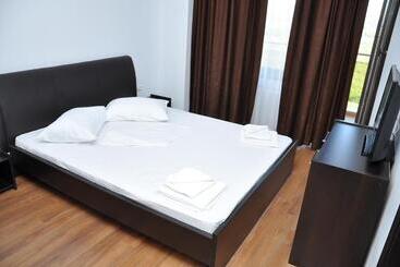 Mamaia Summerland Apartments