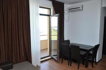 Mamaia Summerland Apartments