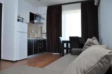 Mamaia Summerland Apartments