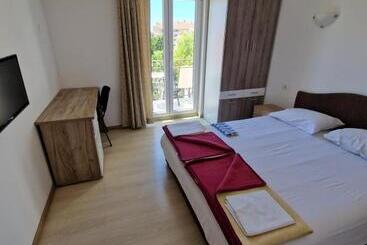 پانسیون Guest House Damjana