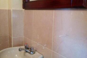 پانسیون Hostal Curiñan