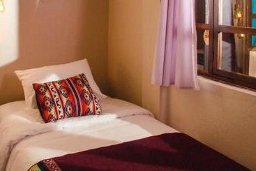 پانسیون Hostal Restaurant La Cigale