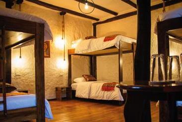پانسیون Hostal Restaurant La Cigale