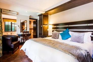 펜션 @the Villa Guest House