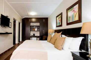 펜션 @the Villa Guest House
