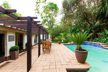 펜션 @the Villa Guest House