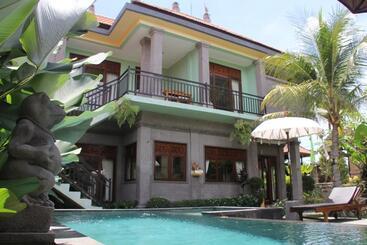 پانسیون Villa Bungsil Gading