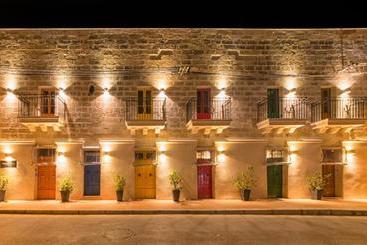 Quayside Apartments - Marsaxlokk