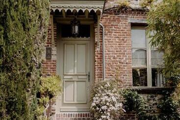 هتل La Maison De Lucie