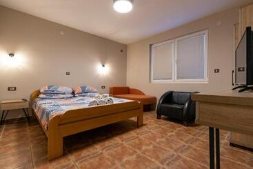 پانسیون Bitrak Guest House