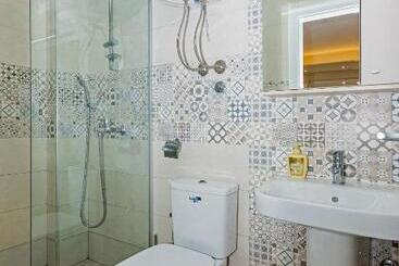 پانسیون Bitrak Guest House