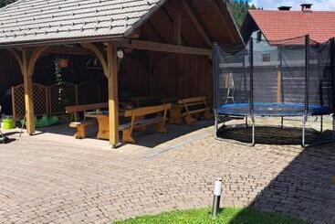 پانسیون Guest House Kveder