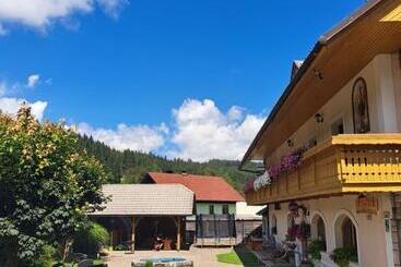 پانسیون Guest House Kveder