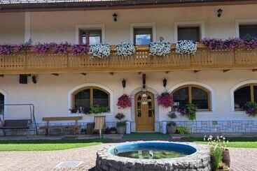 پانسیون Guest House Kveder
