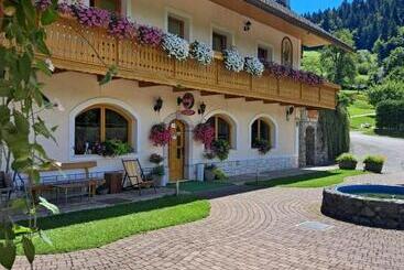 پانسیون Guest House Kveder