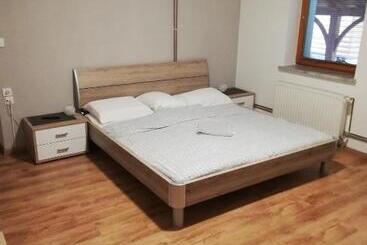 پانسیون Guest House Kveder