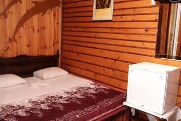 پانسیون Kitech Guest House