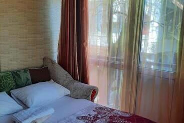پانسیون Kitech Guest House