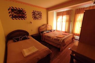 هاستل Hostal Las Balsas
