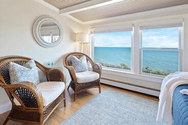 Bed and Breakfast Inn On The Sound