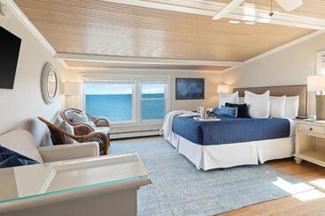 Bed and Breakfast Inn On The Sound