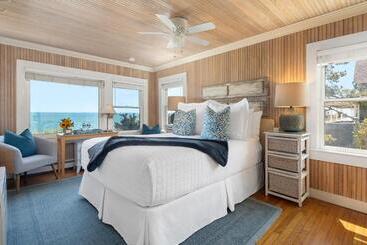 Bed and Breakfast Inn On The Sound