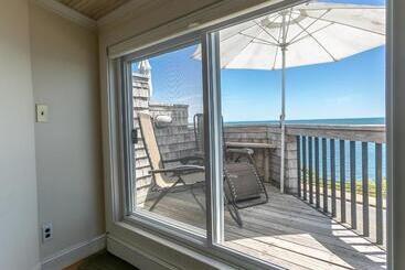Bed and Breakfast Inn On The Sound