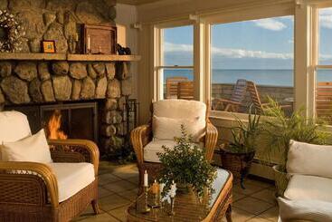 تختخواب و صبحانه Inn On The Sound