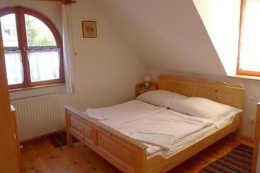 پانسیون Aranyház Apartmanszállás