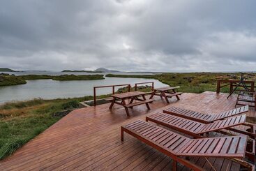 پانسیون Dimmuborgir Guesthouse