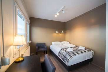 پانسیون Dimmuborgir Guesthouse