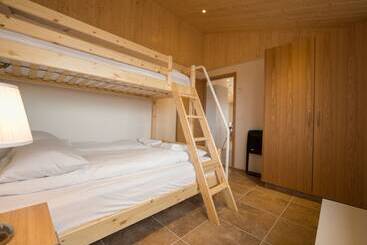 پانسیون Dimmuborgir Guesthouse