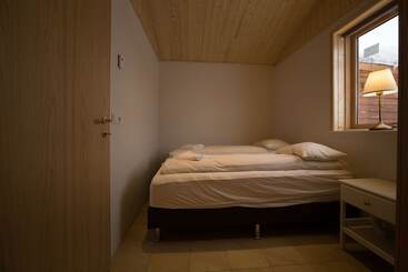 پانسیون Dimmuborgir Guesthouse