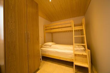 پانسیون Dimmuborgir Guesthouse