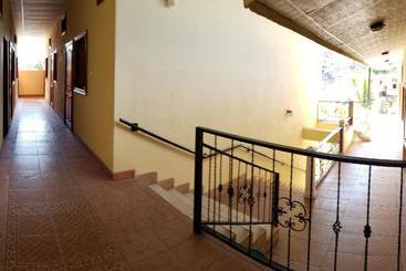 پانسیون Hostal Casa Vieja