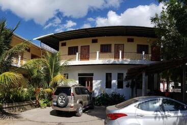 پانسیون Hostal Casa Vieja