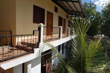 پانسیون Hostal Casa Vieja